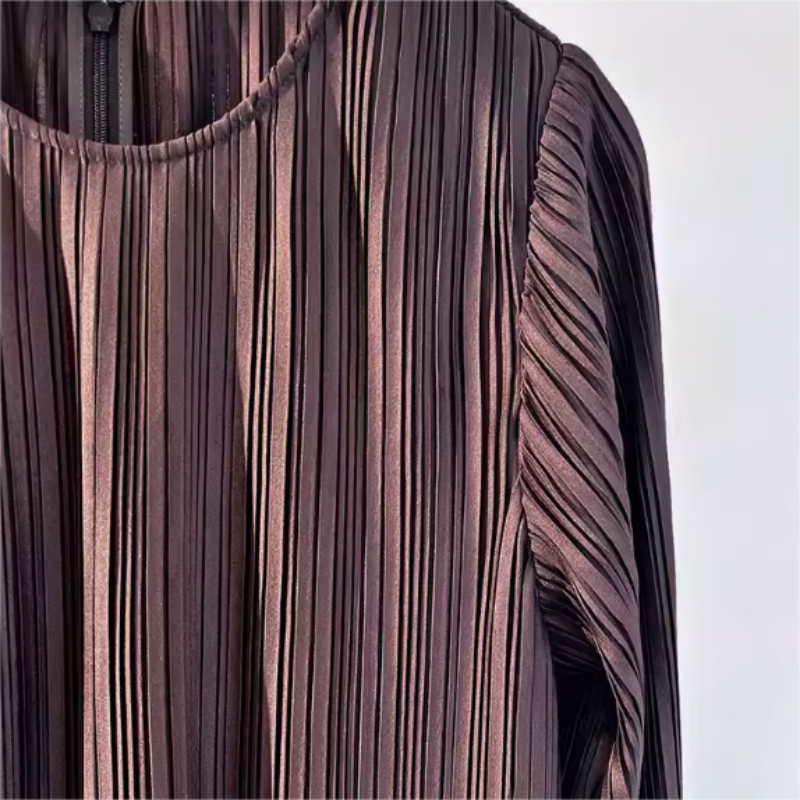 Nouvelle robe élégante à manches évasées - intemporelle & flatteuse
