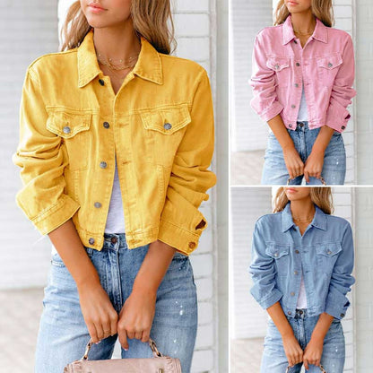 Veste en jean aux couleurs vives