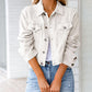 Veste en jean aux couleurs vives