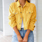 Veste en jean aux couleurs vives