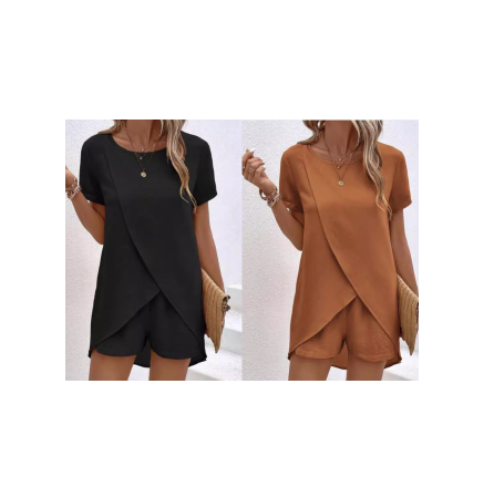 Ensemble deux pièces pour femme composé d'un haut asymétrique et d'un short, couleur unie