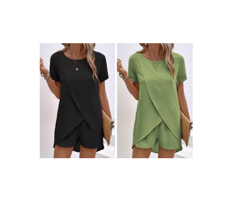 Ensemble deux pièces pour femme composé d'un haut asymétrique et d'un short, couleur unie