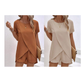 Ensemble deux pièces pour femme composé d'un haut asymétrique et d'un short, couleur unie