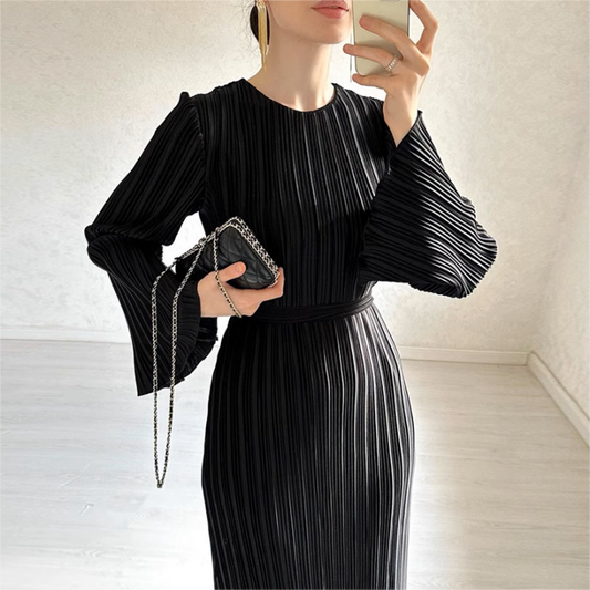 Nouvelle robe élégante à manches évasées - intemporelle & flatteuse