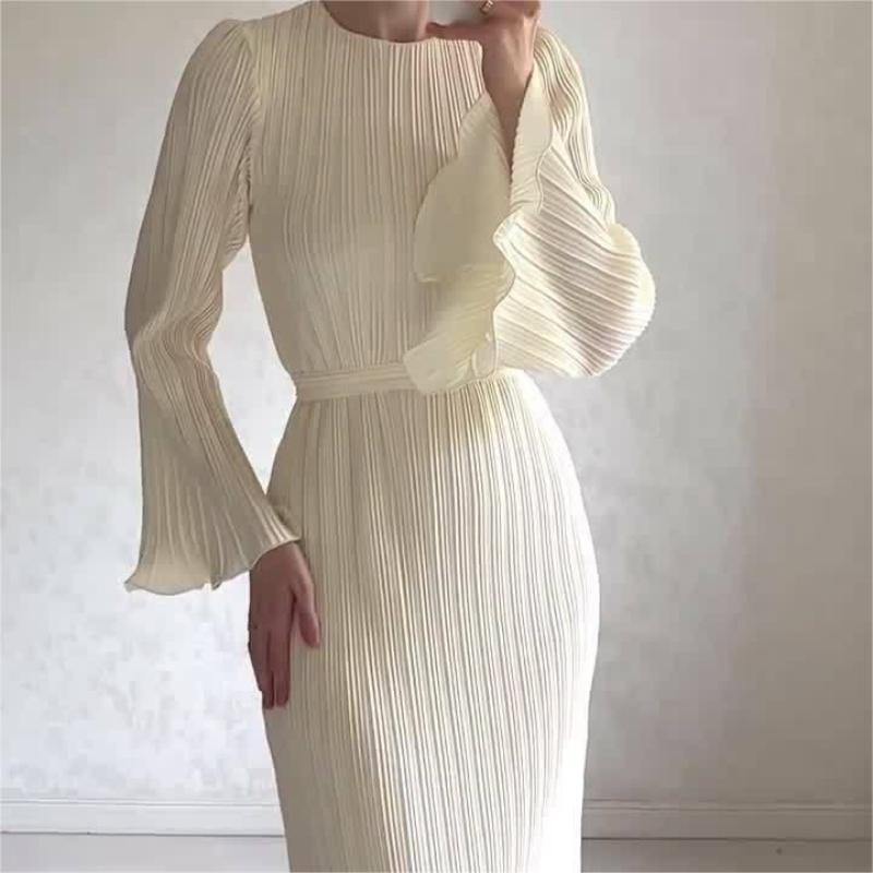 Nouvelle robe élégante à manches évasées - intemporelle & flatteuse
