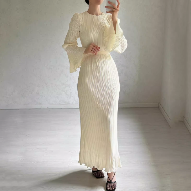 Nouvelle robe élégante à manches évasées - intemporelle & flatteuse