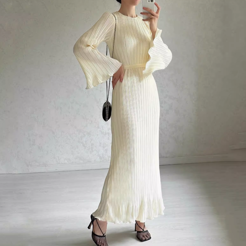 Nouvelle robe élégante à manches évasées - intemporelle & flatteuse