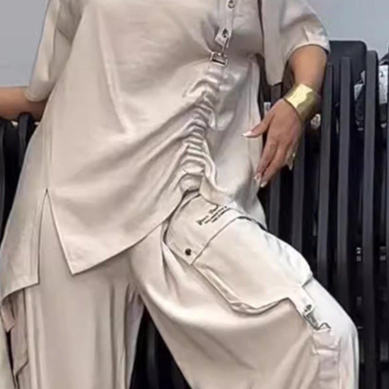 Ensemble deux pièces pour femme avec t-shirt à col rond et pantalon