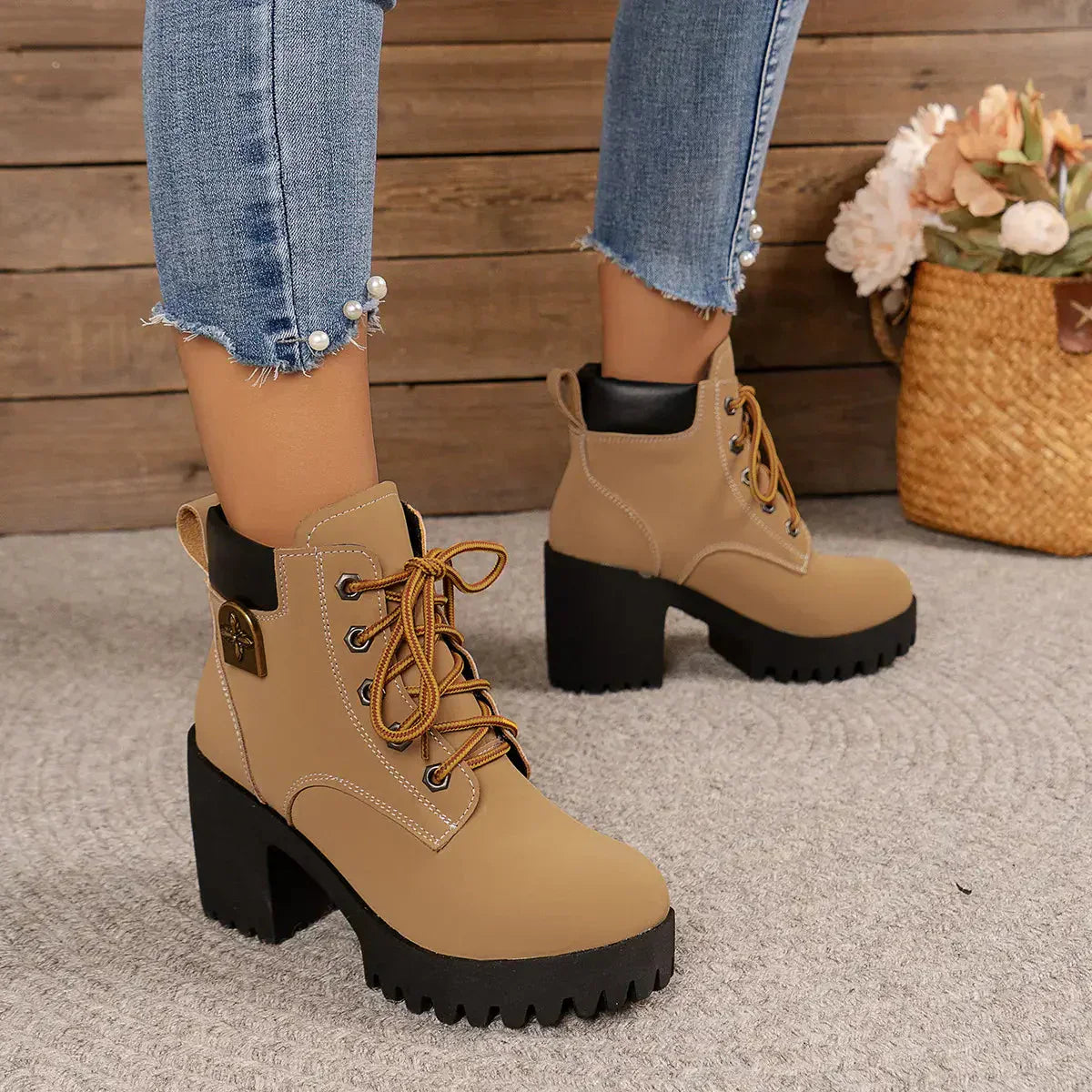 🔥【35-42】👢2025 Nouveauté pour cet automne : bottines à talons épais et semelles compensées – modèle rétro à lacets pour femmes