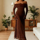 Robe longue moulante à épaules dénudées en maille scintillante
