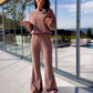Ensemble 2 pièces pour femme composé d'un haut à manches longues côtelé et d'un pantalon évasé