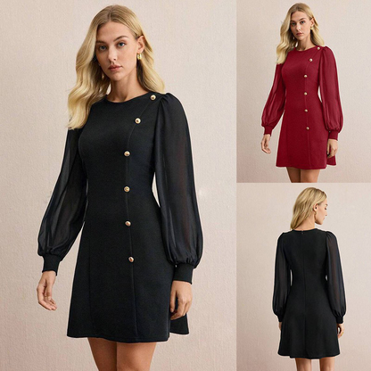 Élégante robe à manches longues avec boutons asymétriques