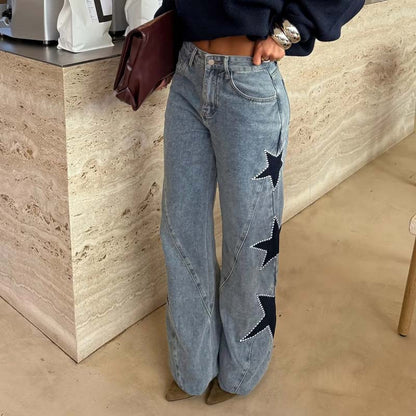 Pantalon en denim à jambes larges avec patch étoilé en strass