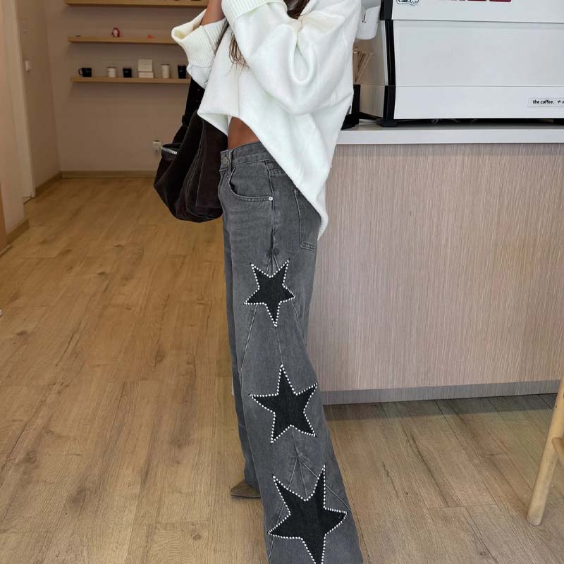 Pantalon en denim à jambes larges avec patch étoilé en strass