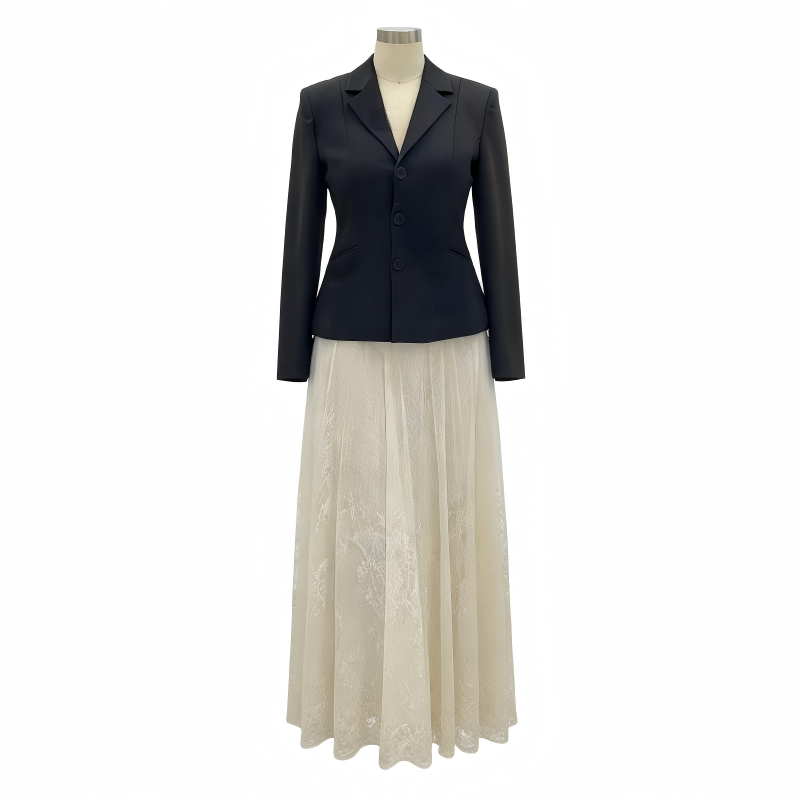 Ensemble 2 pièces élégant pour femme composé d'un blazer et d'une jupe délicate