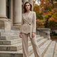 Ensemble élégant pour femme composé d'un blazer à taille nouée et d'un pantalon à jambes larges