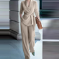 Ensemble élégant pour femme composé d'un blazer à taille nouée et d'un pantalon à jambes larges
