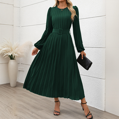 Élégante robe mi-longue à manches longues et plissée, avec ceinture