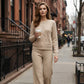 Ensemble 2 pièces composé d'un haut en maille et d'un pantalon pour femme