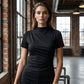 T-shirt à col montant froncé et manches courtes pour femme