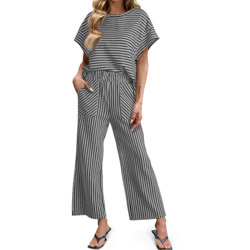 Ensemble deux pièces rayé pour femme
