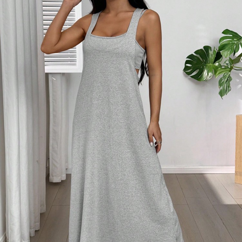 Robe longue sans manches style deux pièces avec découpes sur les côtés