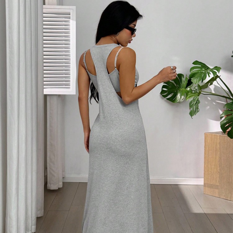 Robe longue sans manches style deux pièces avec découpes sur les côtés