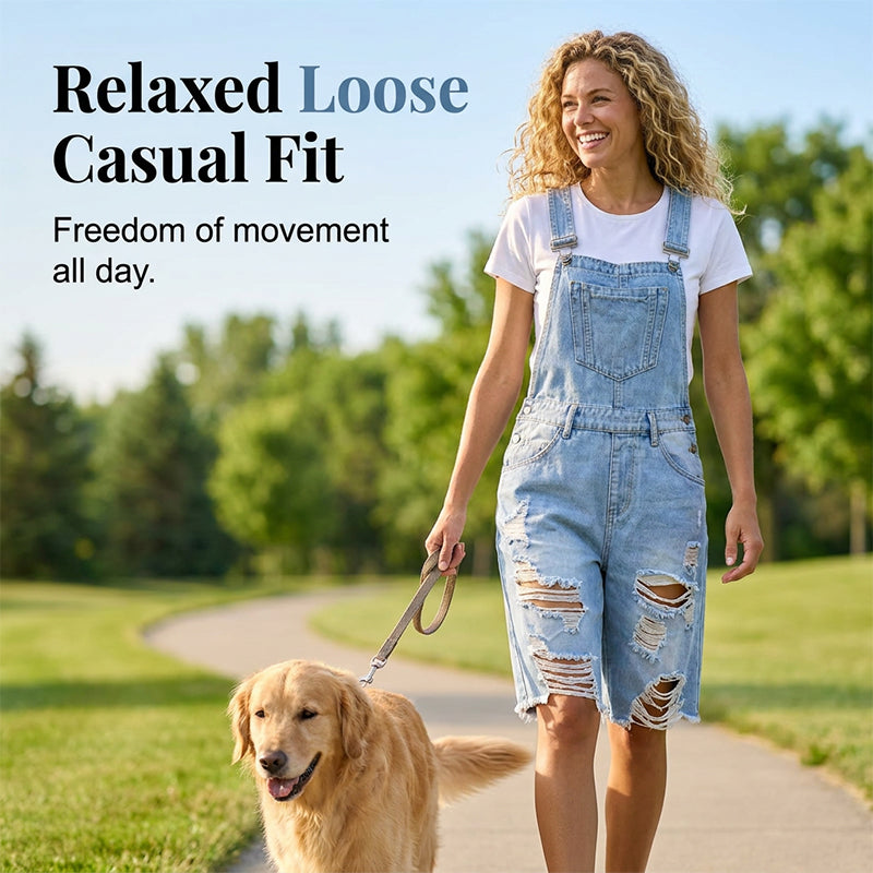 👖 50% DE RÉDUCTION 🌊 Salopette short femme en jean – Bleu clair délavé, détails déchirés & bords effilochés – Coupe décontractée, idéale pour le quotidien urbain ou l’été – look tendance et confortable ✨