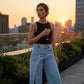 Jean pour femme à taille asymétrique et jambes larges