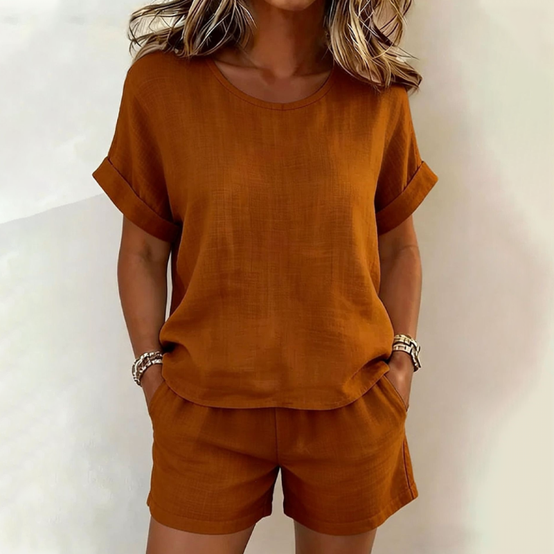 Ensemble 2 pièces pour femme : haut à manches courtes et short