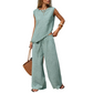 Ensemble femme composé d'un gilet asymétrique et d'un pantalon à jambes larges