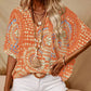 👚 50% DE RÉDUCTION 🌸 Top imprimé col V, manches dolman – Coupe large & style vacances – Léger, fluide – parfait pour l’été ou les voyages – look bohème et confortable ☀️🌿✨