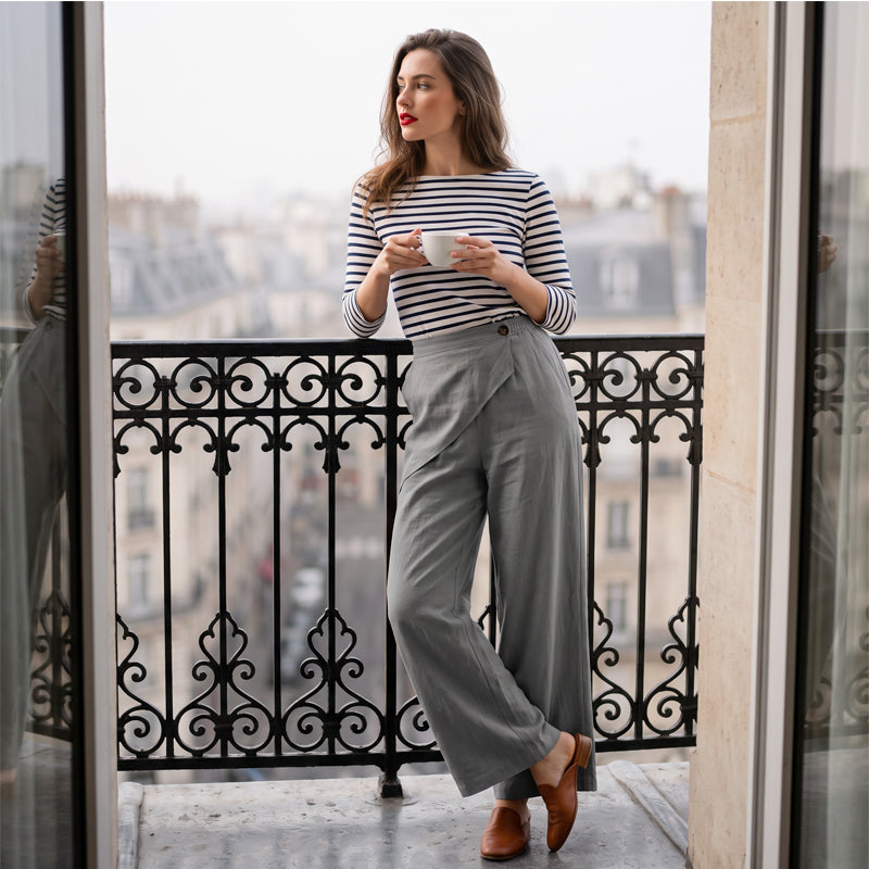 Pantalon pour femme à entrejambe asymétrique et jambes larges