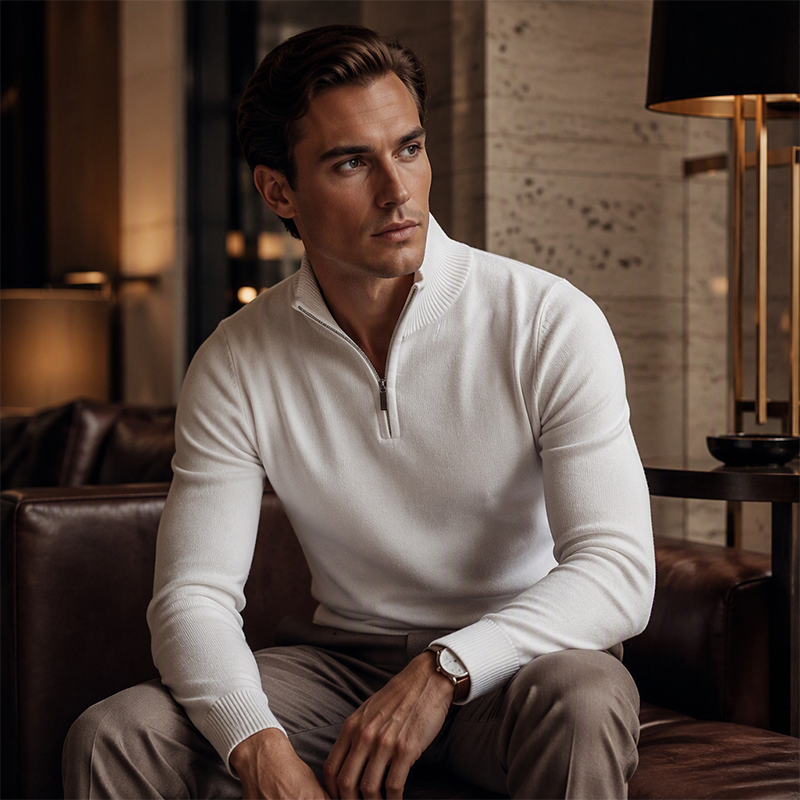 Pull élégant pour homme avec col montant et quart de zip