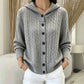 Cardigan à capuche en maille tressée pour femme