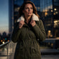 Veste matelassée à capuche mi-longue pour femme