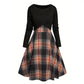 Ensemble élégant pour femme : robe à carreaux et top court