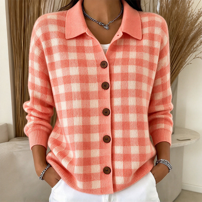Pull en maille à carreaux et boutonnage pour femme