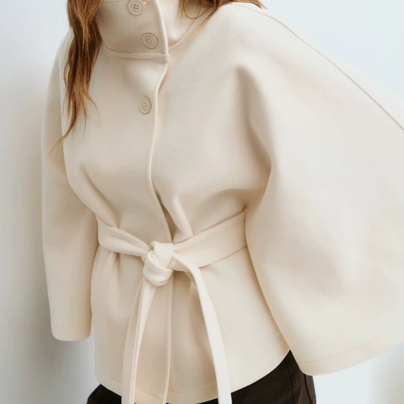 Trench-cape pour femme, col montant, boutons et ceinture